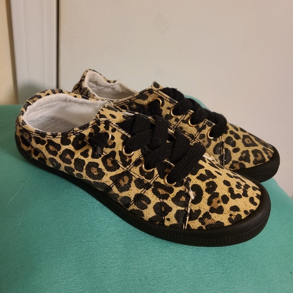 Jellypop Shoes Jellypop Dallas Sneaker Leopard Print Black Sole
